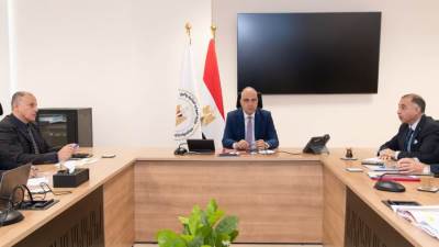 سويلم يناقش سُبل تطوير وتعظيم الإستفادة من مراكز الصيانة التابعة لهيئة الصرف