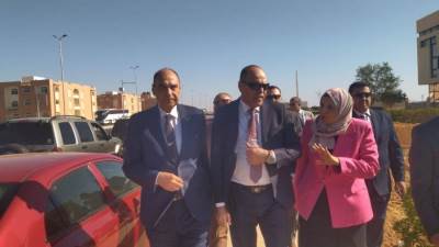 وزير العمل يبدأ جولته في شرم الشيخ بزيارة "مكتب العمل"