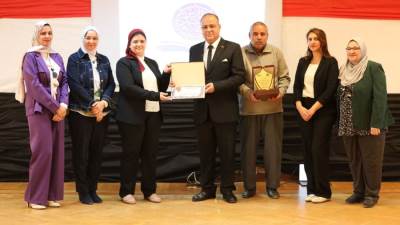  "مركز المعلومات بمجلس الوزراء" يرصد تنفيذ مبادرة لأحد المواطنين بعنوان "شجرة لكل تلميذ"