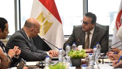 وزير الصحة يبحث مع المدير التنفيذي المناوب بمجموعة البنك الدولي سبل التعاون بملف التنمية البشرية وخدمات الرعاية الصحية