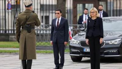 السفير المصري لدى وارسو يقدم أوراق اعتماده إلى الرئيس البولندي