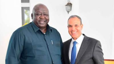 وزير الخارجية يلتقى مع وزير العلاقات الدولية الأوغندى