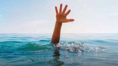 طالب ثانوي يفقد حياته غرقاً في حمام سباحة بجامعة المنوفية بعد تسلله مع أصدقائه