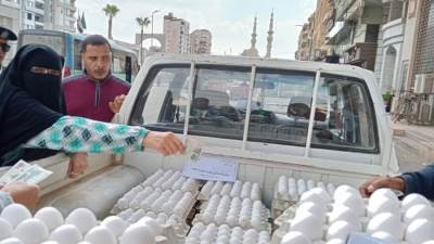 "الزراعة" تواصل إطلاق قوافل منافذها المتحركة بالمحافظات