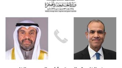 وزير الخارجية والهجرة يجري اتصالًا هاتفيًا بوزير خارجية الكويت