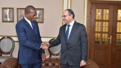 رئيس المقاولون العرب يستقبل وزير الاسكان الايفوارى