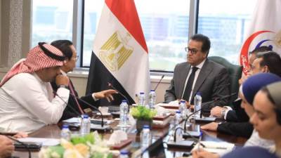 نائب رئيس الوزراء وزير الصحة يستقبل رئيس شركة إنترهيلث كندا لتعزيز الشراكة الصحية