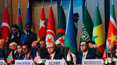 وزير الاستثمار والتجارة الخارجية يبحث مع وزراء تجارة بعض الدول سبل تعزيز العلاقات الاقتصادية