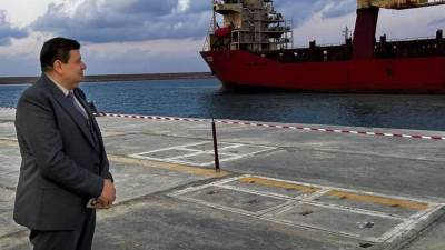 الوكيل يستقبل مصيدة قلب المفاعل للوحدة النووية الرابعة بموقع المحطة النووية بالضبعة