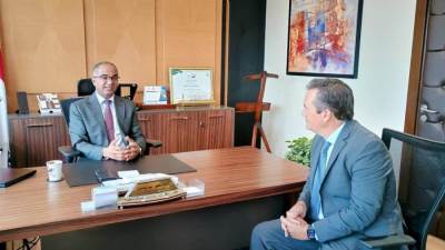 نائب الإسكان يبحث التعاون مع إحدى الشركات الإسبانية المتخصصة في مشروعات المياه والصرف