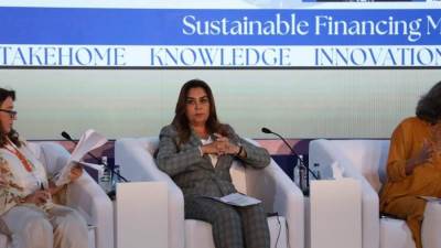 منال عوض تؤكد تعزيز الاقتصاديات المحلية وتوفير فرص العمل تسهم بشكل أساسي في دفع التنمية الاقتصادية المحلية