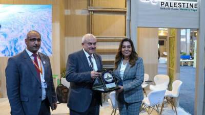 وزيرة التنمية المحلية تلتقي وزير الحكم المحلي الفلسطيني وتزور جناح دولة فلسطين بالمنتدي الحضري العالمي