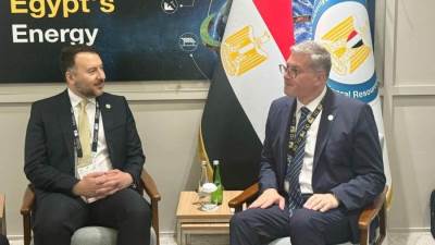 "وزير البترول" يعقد جلسة مباحثات ثنائية مع جيف ميلر- الرئيس التنفيذي لشركة هاليبرتون