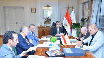 وزير التموين يلتقي رئيس الشعبة العامة للمخابز لبحث مطالب ومقترحات أصحاب المخابز