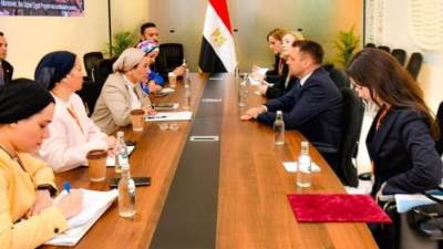 مصر وسلوفاكيا تبحثان تعزيز التعاون في مجالات الاقتصاد الدوار وتدوير المخلفات