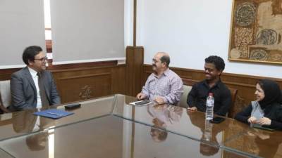 وزير الثقافة يلتقي أعضاء جمعية وفرقة قصار القامة لبحث سبل دعمهم ودمج فرقتهم للفنون الشعبية