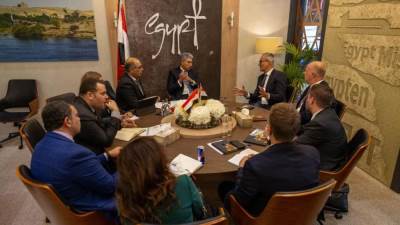 وزير السياحة يلتقي عدد من كبرى منظمي الرحلات في الأسواق المستهدفة