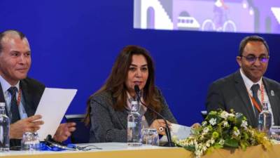 وزيرة التنمية المحلية تشارك في افتتاح جلسة " التنمية الاقتصادية المحلية