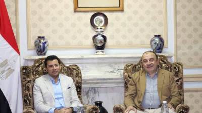 وزير قطاع الأعمال العام يستقبل وزير الشباب والرياضة بشركة غزل المحلة ويلتقيان نواب البرلمان بالغربية