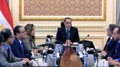 رئيس الوزراء يلتقى محافظ الدقهلية لمتابعة ملفات عمل المحافظة