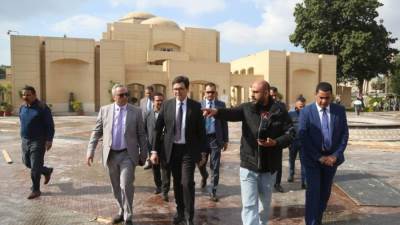  وزير الثقافة يتفقد التجهيزات الجارية لافتتاح مهرجان القاهرة السينمائي ومتحف الفن الحديث