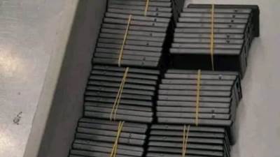 جمارك مطار برج العرب تحبط تهريب أجهزة تنصت وتجسس