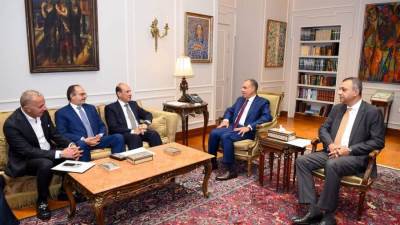 وزير الخارجية والهجرة يلتقي رؤساء تحالف شركتى "المقاولون العرب" و"السويدى إليكتريك"