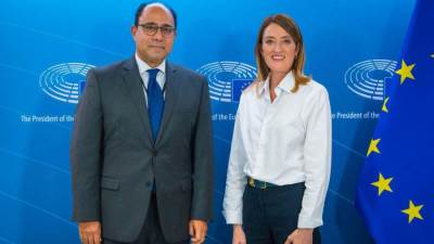 سفير مصر فى بروكسل يبحث مع رئيسة البرلمان الأوروبى تعزيز العلاقات