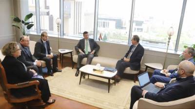 وزير الزراعة يبحث مع وفد المركز الدولى للبحوث والاستشارات الزراعية فى المناطق الجافة ( ايكاردا ) تعزيز التعاون المشترك 