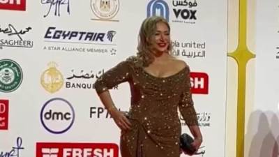 ليلى علوي تشيد بالمجهود المبذول بمهرجان القاهرة السينمائي في دورته الـ 45