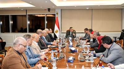 وزير الإسكان يصدر حزمة من التكليفات لمسئولى الهيئة لدفع معدلات التنمية بالمدن الجديدة