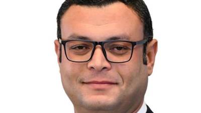 وزير الإسكان يستقبل محافظ الجيزة لاستعراض موقف عدد من الملفات المشتركة بين الجانبين