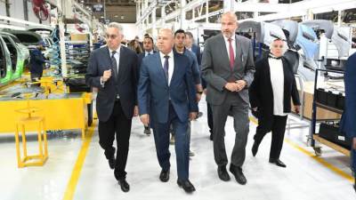 نائب رئيس مجلس الوزراء للتنمية يشهد إطلاق سيارة إكسيد المنتجة فى مصر