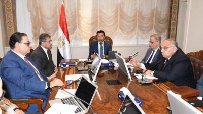  وزير  الرياضة يوجه بالتحقق الشامل وإحالة الواقعة لجهات التحقيق الرسمية اذا ثبتت مخالفات أو تقصير