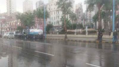 أمطار غزيرة وغيوم تزامنا مع نوة المكنسة على الإسكندرية
