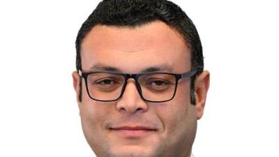 وزير الإسكان يعرض خطة عمل وزارة الإسكان.. وما تم إنجازه خلال الربع الأول من العام المالى الحالى