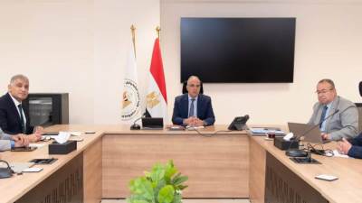 سويلم يتابع عددا من الدراسات البحثية التى يتم تنفيذها بمعهد بحوث إدارة المياه