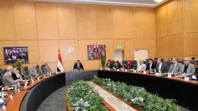 وزير الإسكان يتابع موقف تنفيذ وحدات مبادرة "سكن لكل المصريين" بعدد من المدن والمحافظات