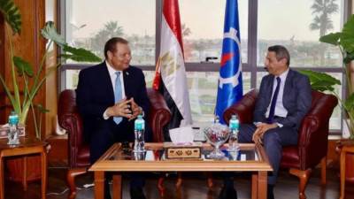 الدكتور أحمد طه يشيد بأداء مجمع السويس الطبي ومركز اليوسف للأشعة الحاصلين على اعتماد "جهارGAHAR"