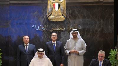 رئيس الوزراء يشهد مراسم توقيع مذكرة تفاهم بين المنطقة الاقتصادية لقناة السويس وموانئ أبو ظبي لتطوير منطقة صناعية بمنطقة شرق بورسعيد المتكاملة