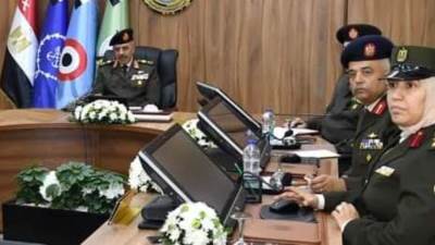 الفريق أحمد خليفة يشهد اختبارات كشف الهيئة للمتقدمين للالتحاق بمعهد ضباط الصف المعلمين والمعاهد الصحية