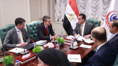 وزير الصحة يستقبل وفد البنك الدولي لبحث التعاون في ملف التنمية البشرية