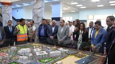 رئيس الوزراء يتفقد "العاصمة الإدارية الجديدة" بالمحافظة بعد التشغيل التجريبي لعدد من مبانيها