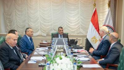 "وزير الدولة للإنتاج الحربى" يلتقى ممثلى "جرين تك إيجيبت"