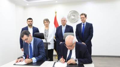 عاشور يؤكد: التوسع في إتاحة التعليم العالي وعقد الشراكات الدولية