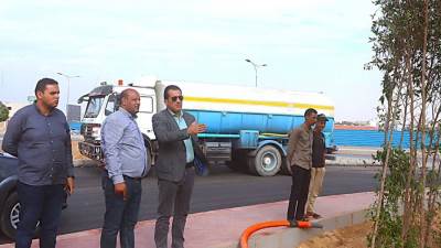 أجهزة المدن الجديدة تواصل رفع كفاءة المسطحات الخضراء وتنسيق الموقع بعدة مناطق