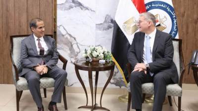 البترول تبحث مع شركة "الإمارات" تعزيز التعاون في السوق المصري