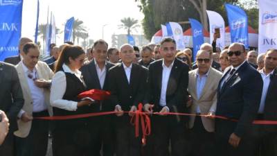 وزير التموين والتجارة الداخلية يفتتح “سوق اليوم الواحد” في حلوان