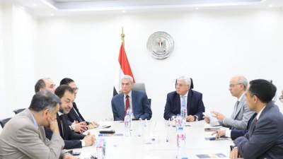 وزير التعليم العالي يبحث سُبل التعاون مع شركة سيمنز هيلثنيرز للشرق الأوسط وإفريقيا في مشروع مستشفى 500 500