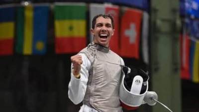 محمد حمزة يفوز ببرونزية كأس العالم لسلاح الشيش بتونس